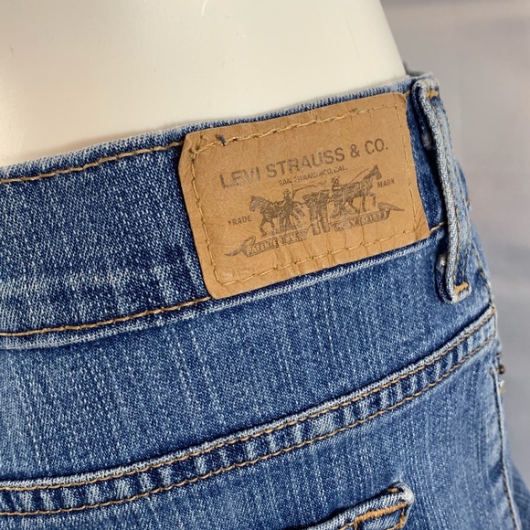 Levi 550 Jeans Relaxed Boot Cut Jeans - Picture 4 of 8